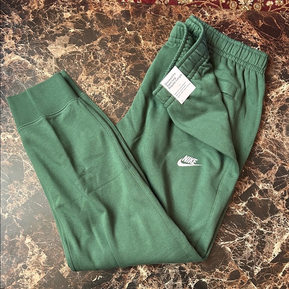 Nike men Forest Green Sweatpants size XL - Picture 2 of 3